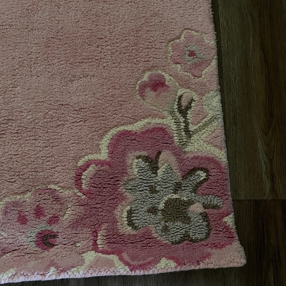 Pottery Barn Girl’s Room Floral Rug. - Picture 4 of 13